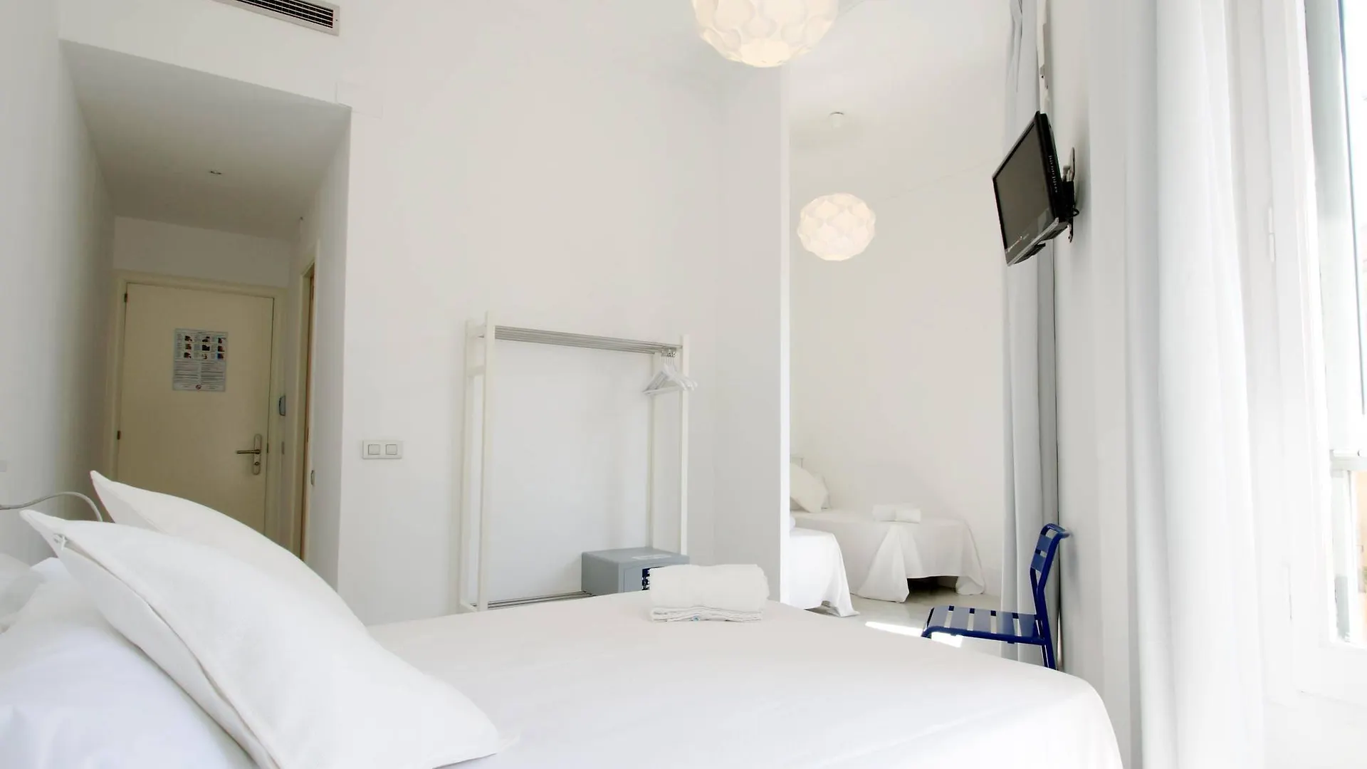 Express By Gaiarooms Barcellona 2*,